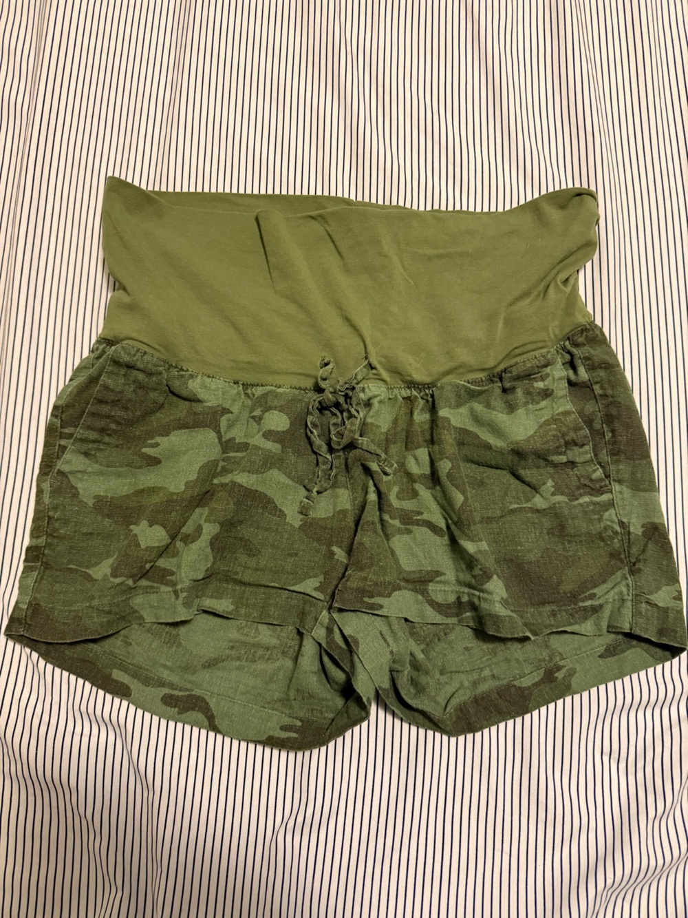 Maternity Linen Camo Shorts